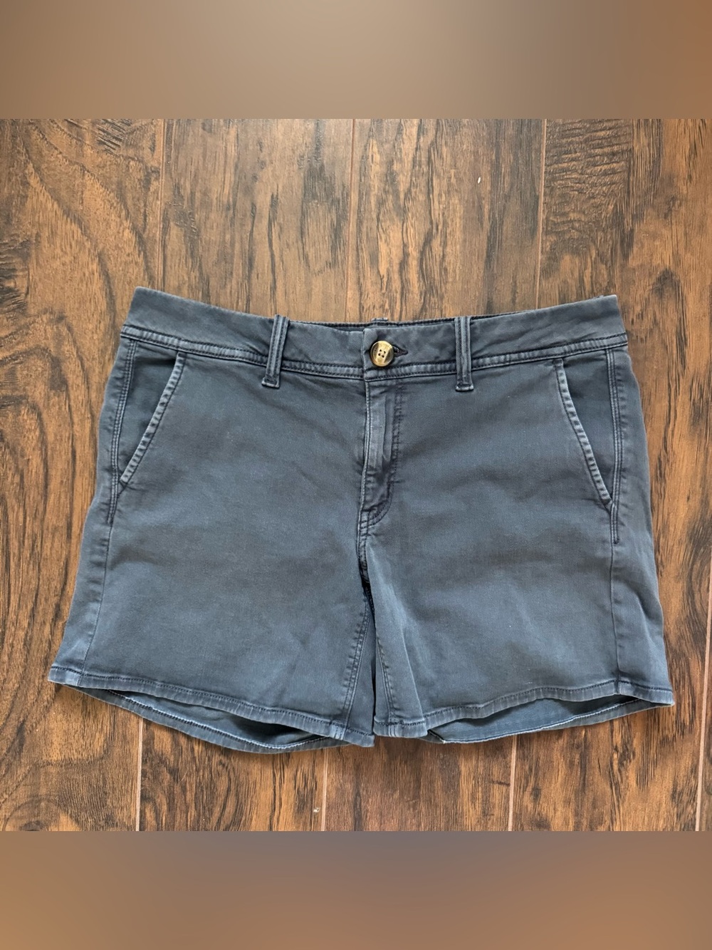 American Eagle Size 8 Navy MIDI Super Stretch Shorts